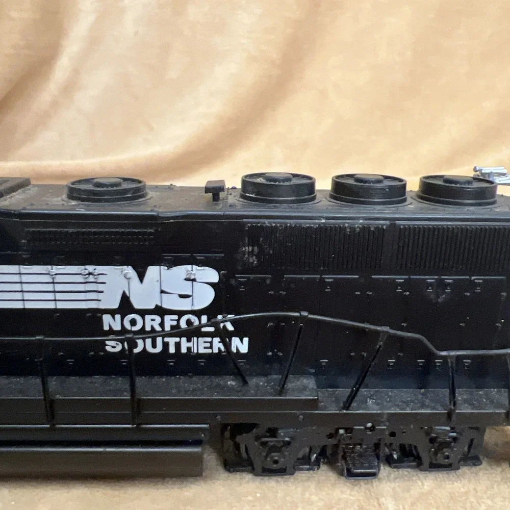 Bachmann HO Scale Norfolk Southern Diesel Locomotive 6551 Black Train Engine